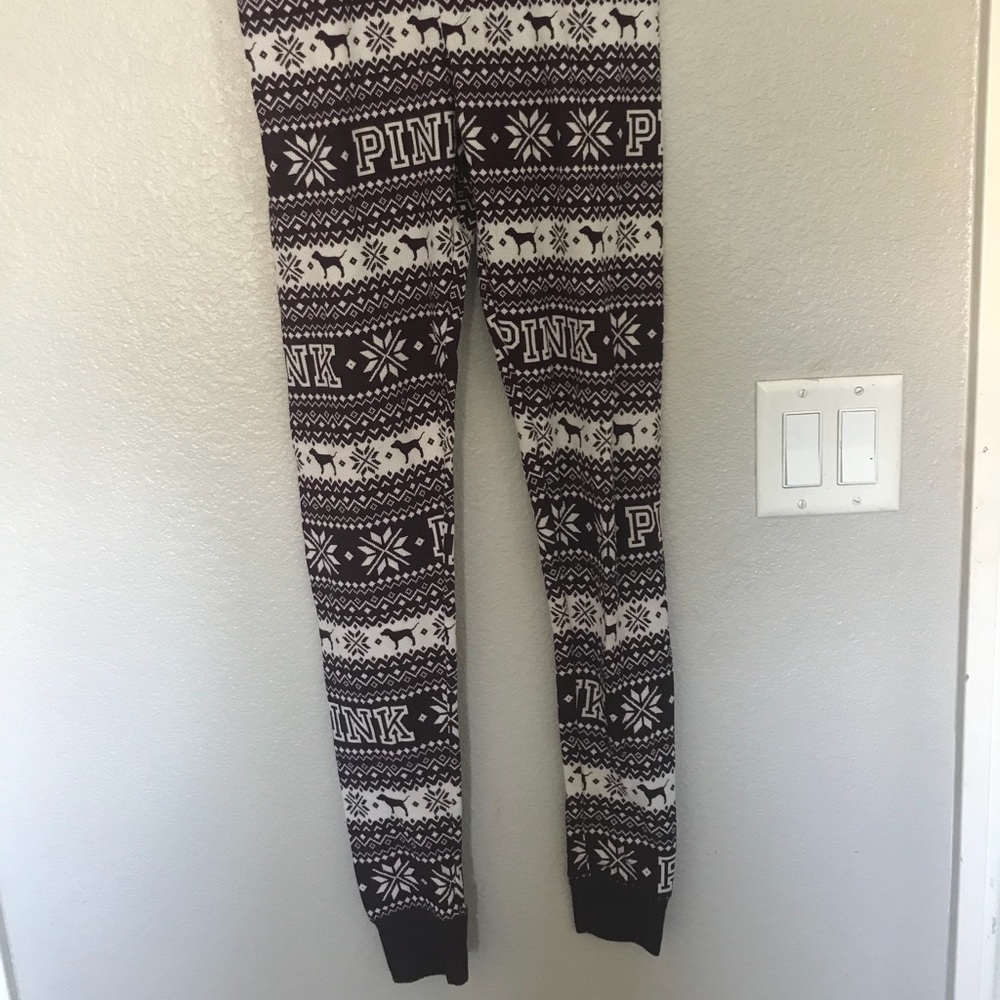 VICTORIA SECRET PINK! Women’s small thermal pjs.